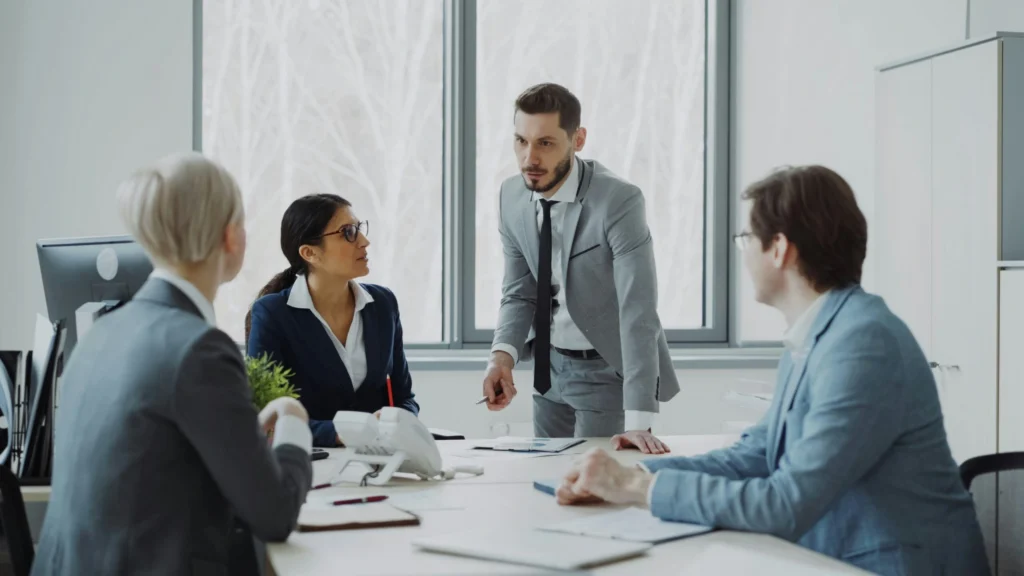what does employer of record do